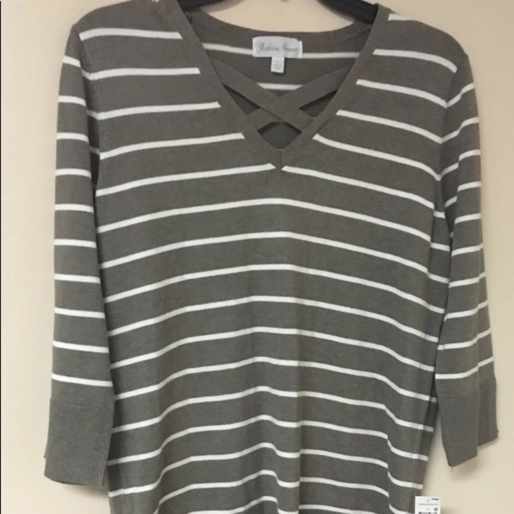 Fashion  Avenue Woman’s Tunic Top